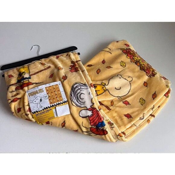 PEANUTS SNOOPY Charlie Brown Soft THROW Blanket 50”x70” Autumn Fall Leaves NEW - Picture 1 of 14